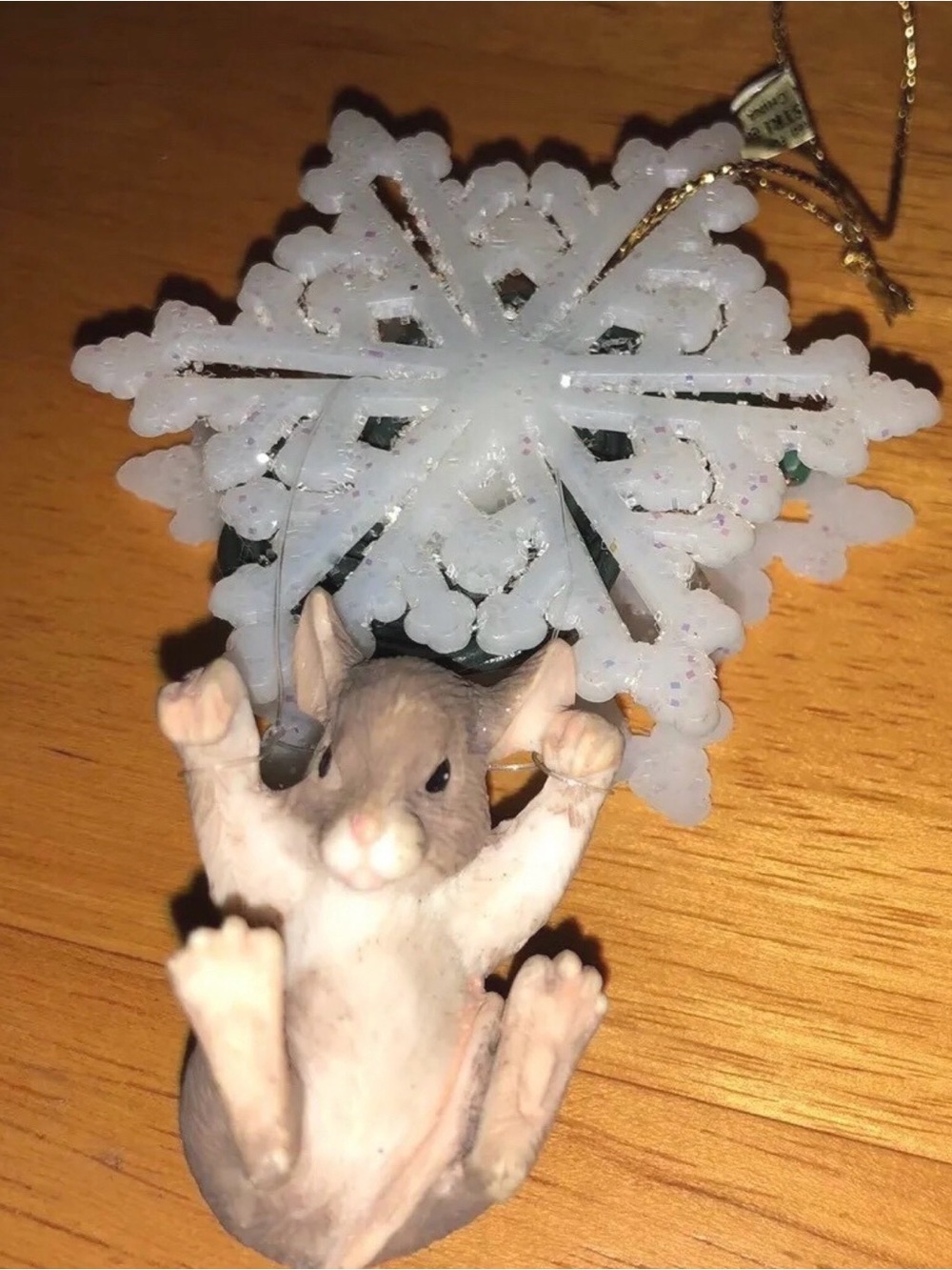 Charming Tails Mouse On Snowflake Light Up Vintage Ornament VERY Rare Ornament